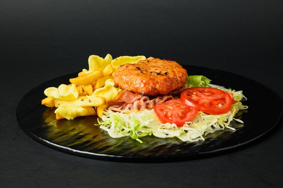 hamburger-di-pollo-al-piatto