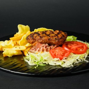 hamburger texano al piatto