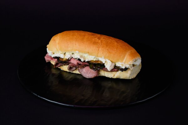 panino con roastbeef, Philadelphia e zucchine grigliate