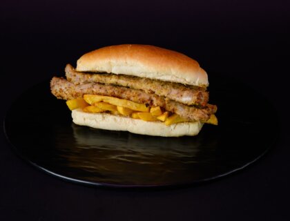 panino salsiccia panata e patatine