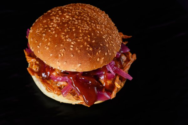 Panino pulled pork e cipolla caramellata