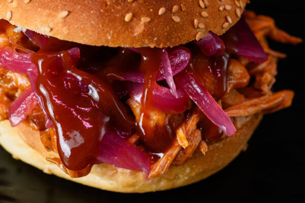 Panino pulled pork e cipolla caramellata