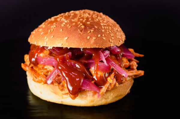 Panino pulled pork e cipolla caramellata